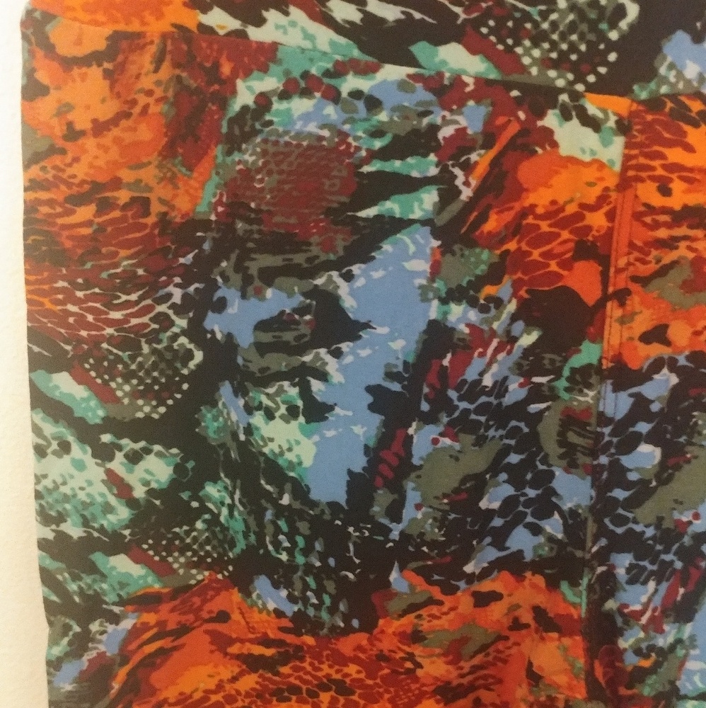 Animal-ish print leggings. Almost snake like. Cute